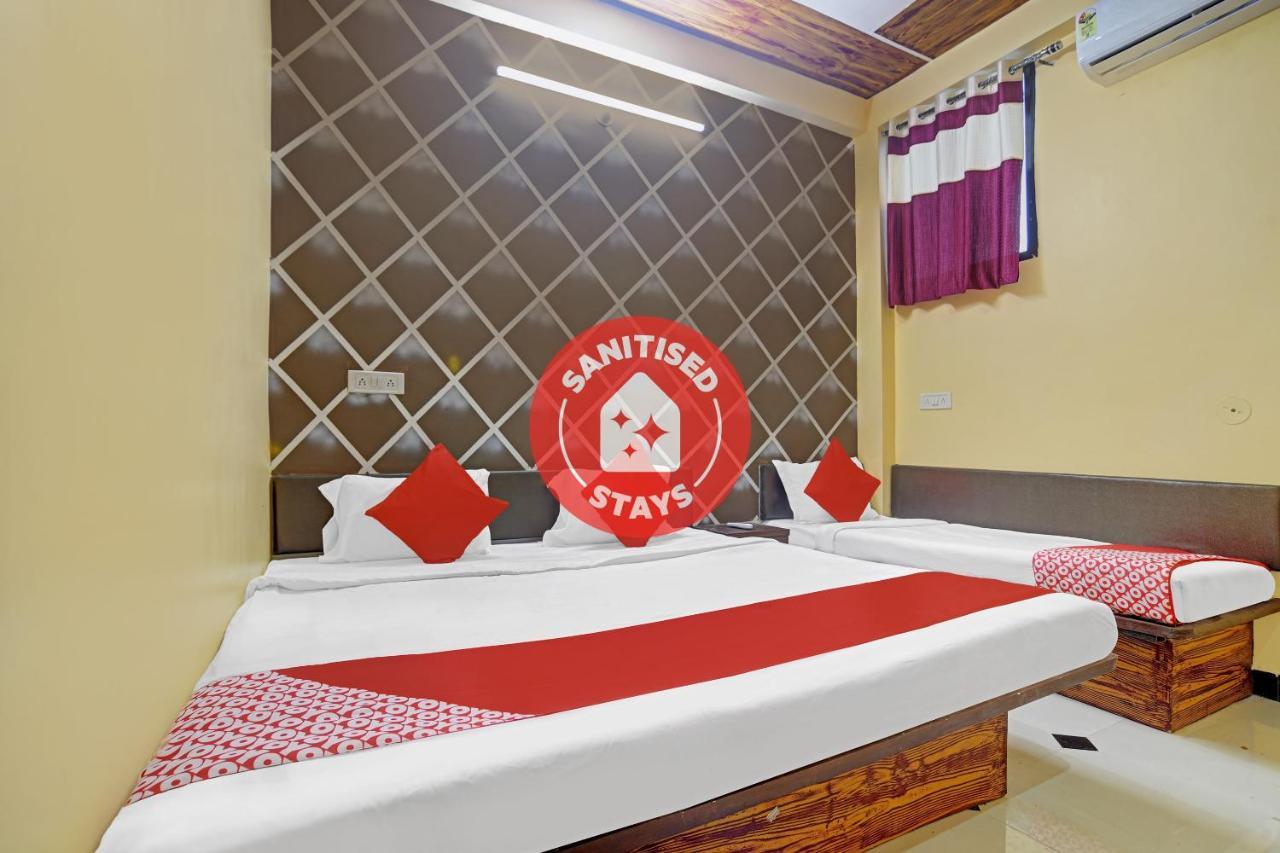 乌贾因 Oyo 79454 Shree Laxmi Palace酒店 外观 照片