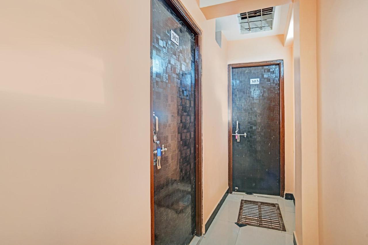 乌贾因 Oyo 79454 Shree Laxmi Palace酒店 外观 照片